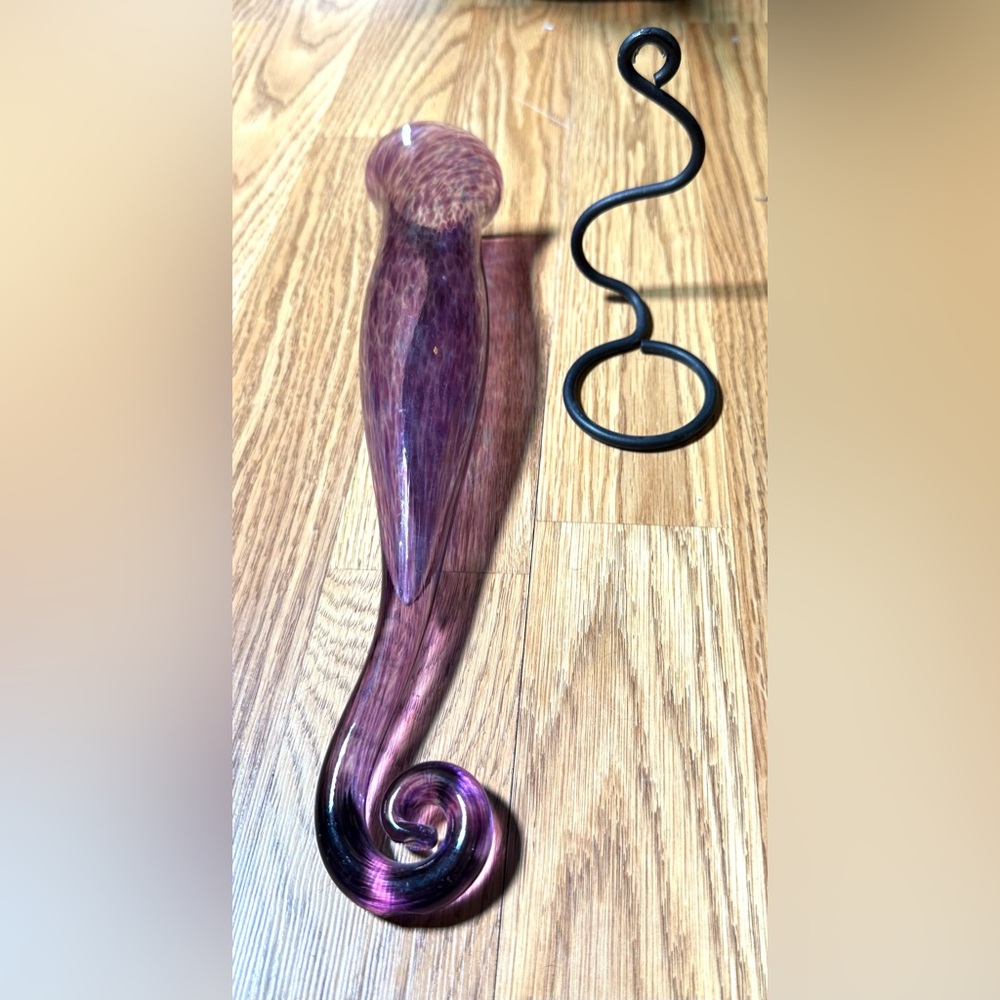 Sun Catcher, Long, narrow, hanging bud vase in removable wrought Iron holder - Picture 3 of 4